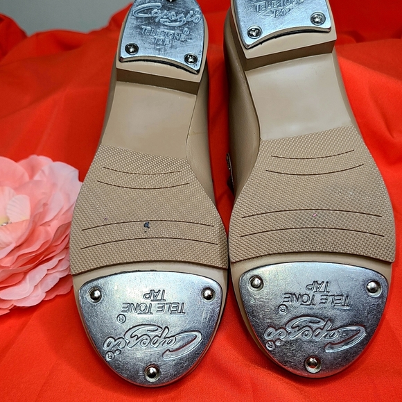 🦋Tan Capezio tap shoes for girls💐 - Picture 4 of 4